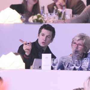 Guillaume Canet et sa mère Marie-Antoinette en tribune lors du Longines Paris Masters, le 5 Décembre 2015, à Villepinte© Christophe Bricot