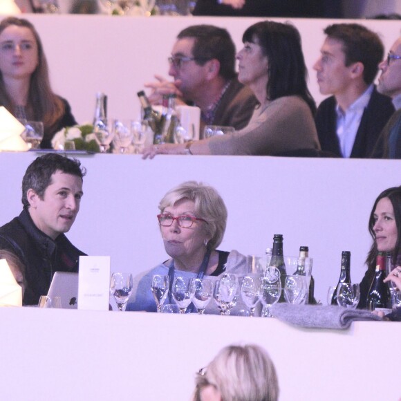 Guillaume Canet et sa mère Marie-Antoinette en tribune lors du Longines Paris Masters, le 5 Décembre 2015, à Villepinte© Christophe Bricot