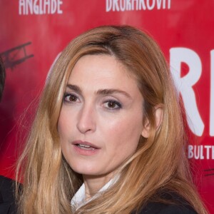 Julie Gayet - Avant-première du film "Cafard" au Publicis Cinémas à Paris le 7 décembre 2015.