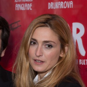 Julie Gayet - Avant-première du film "Cafard" au Publicis Cinémas à Paris le 7 décembre 2015.