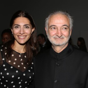 Caterina Murino et Jacques Attali - La 8ème édition des "Positive Awards" à la Gaîté-Lyrique à Paris, le 7 décembre 2015, en pleine COP21. Les Positive Awards 2015 dessinés par P. Starck sont remis par des personnalités proches de la Fondation Positive Planet, fondée en 1998, dont le président est J. Attali. © Denis Guignebourg