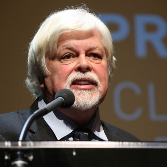 Paul Watson (fondateur de la Sea Shepherd Conservation Society) - La 8ème édition des "Positive Awards" à la Gaîté-Lyrique à Paris, le 7 décembre 2015, en pleine COP21. Les Positive Awards 2015 dessinés par P. Starck sont remis par des personnalités proches de la Fondation Positive Planet, fondée en 1998, dont le président est J. Attali. © Denis Guignebourg