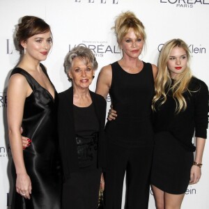 Melanie Griffith, sa mère Tippi Hedren, et ses filles Dakota Johnson et Stella Banderas - La 22e soirée annuelle "ELLE Women in Hollywood" à Beverly Hills, le 19 octobre 2015.