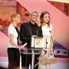 Léa Seydoux, Abdellatif Kechiche (Palme d'Or pour "La vie d'Adèle") et Adèle Exarchopoulos - Cérémonie de clôture du 66e festival du film de Cannes le 26 mai 2013
