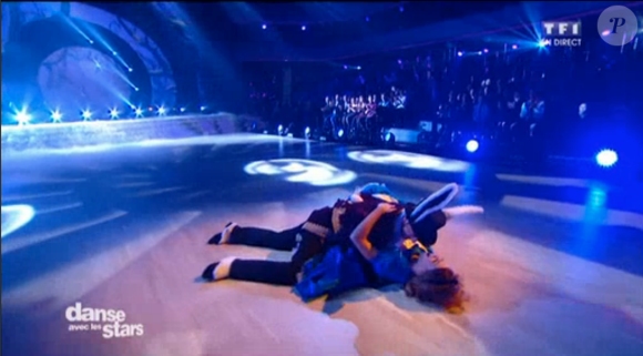 EnjoyPhoenix et son partenaire, dans Danse avec les stars 6, le samedi 28 novembre 2015 sur TF1.