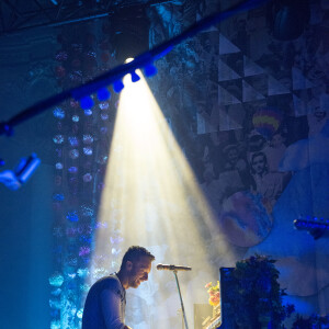 Chris Martin, de Coldplay en concert à la Salle Wagram, Paris, le 9 décembre 2015.