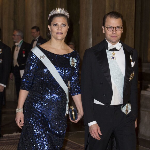 La princesse Victoria de Suède, enceinte, et son époux, le prince Daniel - Dîner du roi pour les lauréats du Prix Nobel au palais royal à Stockholm le 11 décembre 2015.