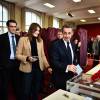 Nicolas Sarkozy et sa femme Carla Bruni-Sarkozy ont voté au lycée Jean de la Fontaine dans le 16ème à Paris pour le 2e tour des élections régionales, le 13 décembre 2015. © Pool / Bestimage