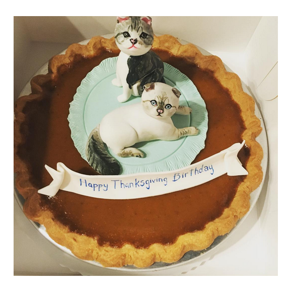 Blake Lively a offert le plus beaux des gâteaux d'anniversaire à Taylor Swift / photo postée sur Instagram au mois de décembre 2015.