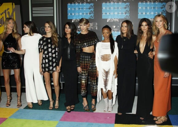 Hailee Steinfeld, Cara Delevingne, Selena Gomez, Taylor Swift, Serayah, Lily Aldridge - Soirée des MTV Video Music Awards à Los Angeles le 30 aout 2015.