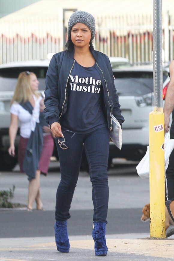 Christina Milian est allée déjeuner avec sa mère Carmen à Los Angeles, le 8 décembre 2015 © CPA/Bestimage