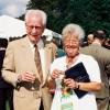 Archives - Pierre Bellemare et sa femme au concours automobile du parc Bagatelle en 1997.