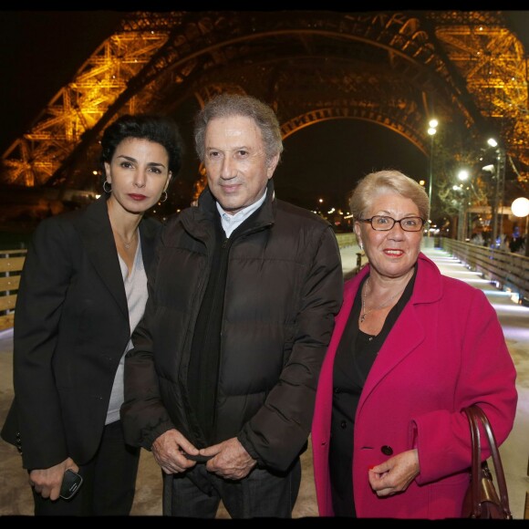 Rachida Dati, Michel Drucker et Josiane Gaude, lors de l'inauguration de la patinoire de la tour Eiffel, à Paris dans le 7e arrondissement, le 18 décembre 2015. © Alain Guizard