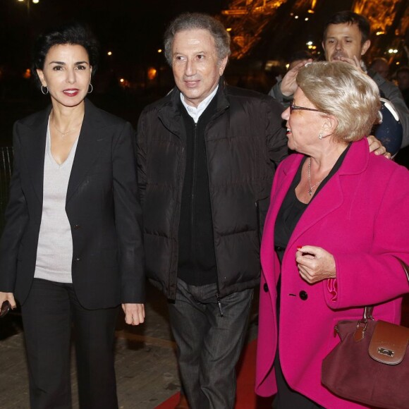 Rachida Dati, Michel Drucker et Josiane Gaude, lors de l'inauguration de la patinoire de la tour Eiffel, à Paris dans le 7e arrondissement, le 18 décembre 2015. © Alain Guizard