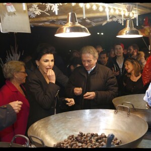 Rachida Dati et Michel Drucker, lors de l'inauguration de la patinoire de la tour Eiffel, à Paris dans le 7e arrondissement, le 18 décembre 2015. © Alain Guizard