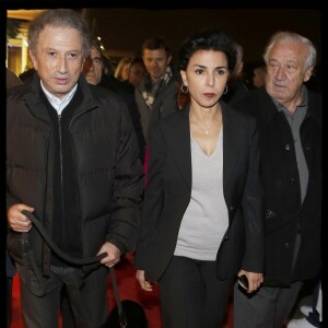 Marcel Campion, Rachida Dati, Michel Drucker et sa chienne Izia, lors de l'inauguration de la patinoire de la tour Eiffel, à Paris dans le 7e arrondissement, le 18 décembre 2015. © Alain Guizard