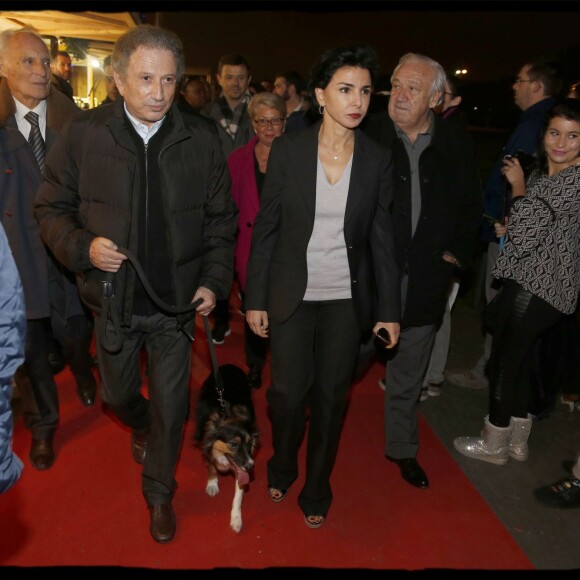 Marcel Campion, Rachida Dati, Michel Drucker et sa chienne Izia, lors de l'inauguration de la patinoire de la tour Eiffel, à Paris dans le 7e arrondissement, le 18 décembre 2015. © Alain Guizard