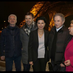 Olivier Le Quéré, Christophe Poisson, Rachida Dati, Michel Drucker et Josiane Gaude, lors de l'inauguration de la patinoire de la tour Eiffel, à Paris dans le 7e arrondissement, le 18 décembre 2015. © Alain Guizard