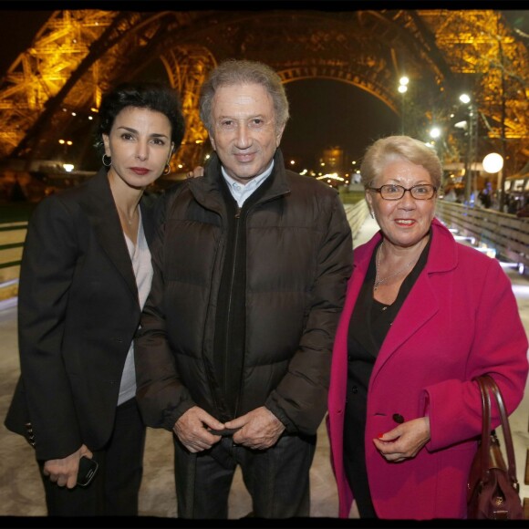 Rachida Dati, Michel Drucker et Josiane Gaude, lors de l'inauguration de la patinoire de la tour Eiffel, à Paris dans le 7e arrondissement, le 18 décembre 2015. © Alain Guizard