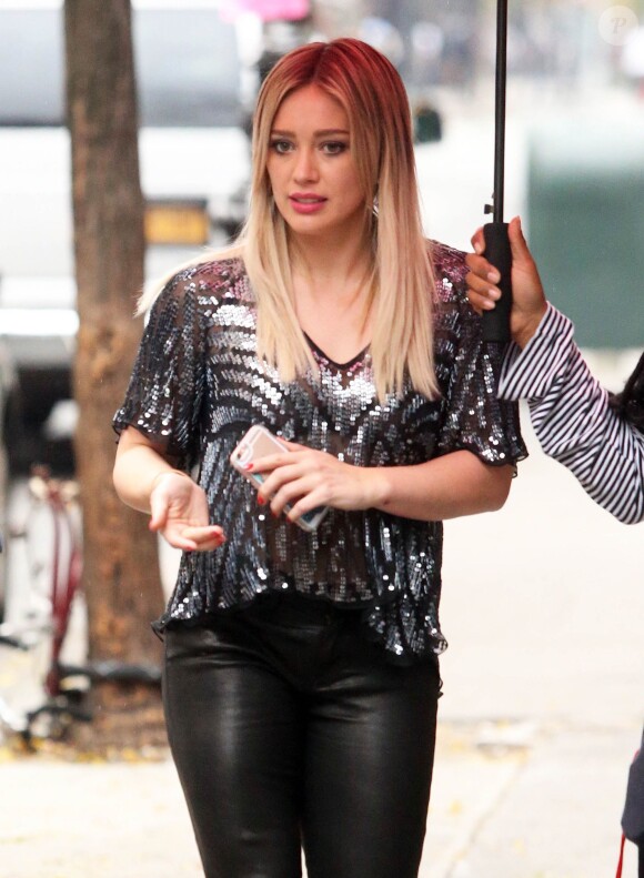 Hilary Duff sur le tournage de la série "Younger" à New York. Le 5 novembre 2015