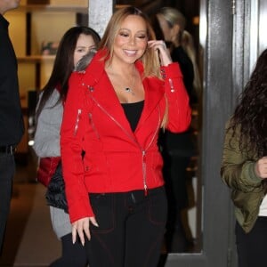 Exclusif - Mariah Carey fait ses courses de Noël à Aspen le 20 décembre 2015.