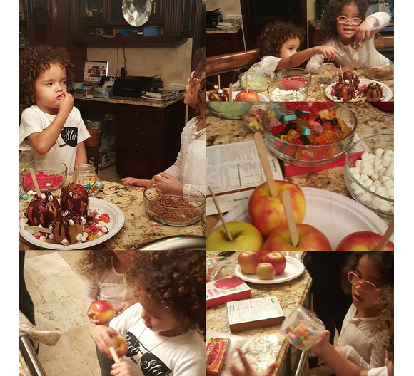 Monroe et Moroccan, les enfants de Mariah Carey font à manger pour le Père Noël, chez leur père Nick Cannon / photo postée sur Instagram, le 18 décembre 2015.