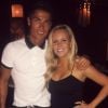 Cristiano Ronaldo et la propriétaire d'un téléphone disparu qu'il a retrouvé, lors d'un dîner offert par la star à cette dernière et ses amies - photo publiée sur le compte Instagram d'Austin Woolstenhulme le 6 juillet 2015