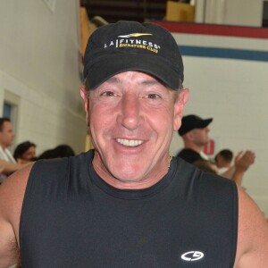 Michael Lohan arbitre un combat d'oreillers à Broomall, le 23 juin 2012