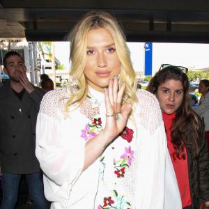 Kesha à l'aéroport de Los Angeles, LAX, le 16 décembre 2015