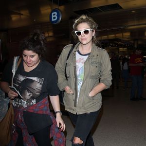 Kesha arrive à l'aéroport de LAX à Los Angeles, le 17 octobre 2015