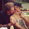 Johnny et Laeticia, amoureux à Phuket - Johnny Hallyday en famille en Thaïlande, décembre 2015.