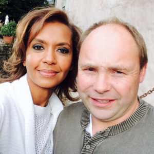 Karine Le Marchand a pris la pose avec Damien de L'amour est dans le pré 8. Septembre 2015.