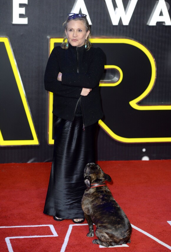 Carrie Fisher - Avant-première de Star Wars : Le Réveil de la Force à Londres le 16 décembre 2015