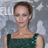 Vanessa Paradis - Photocall lors du vernissage de l'exposition Chanel "Mademoiselle Privé" à la Galerie Saatchi à Londres, le 12 octobre 2015.