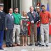 Les héros américains et britannique qui ont maîtrisé Ayoub El-Khazzani dans le Thalys reçoivent la Légion d'honneur par le président François Hollande au palais de l'Elysée à Paris le 24 aout 2015.