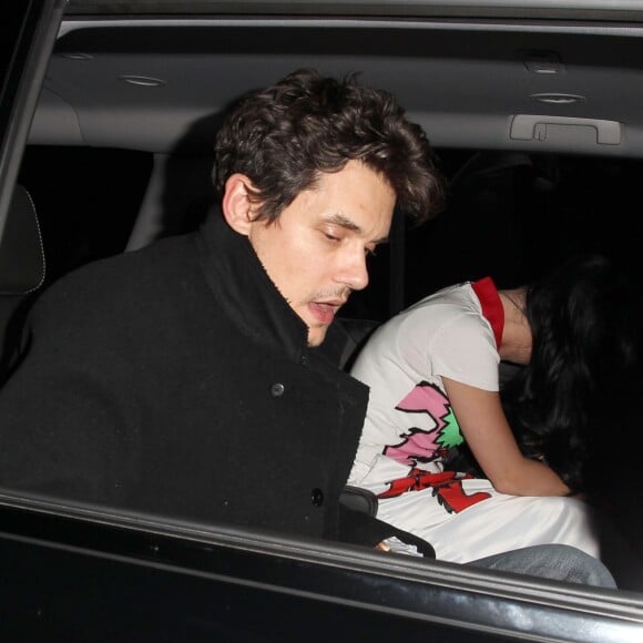 Katy Perry et John Mayer à la sortie du club ‘The Nice Guy' à West Hollywood. Katy Perry et John Mayer sont-ils en couple à nouveau? Le 31 décembre 2015