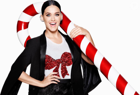 Katy Perry : sa campagne spéciale Noël pour H&M dévoilée! la collection Holiday sera disponible dans tous les magasins H&M à partir de la mi-novembre tandis qu'un clip publicitaire qu'elle a tourné à l'occasion des fêtes de fin d'année sera dévoilé en avant-première le 23 novembre 2015 sur le site h&m.com.
