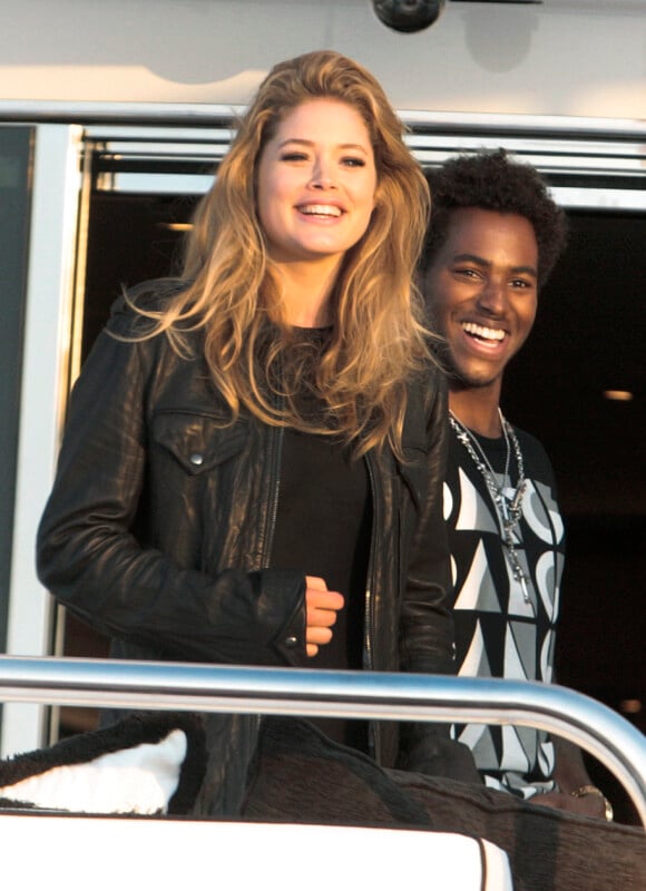 Doutzen Kroes et DJ Ruckus (Greg Andrews) à Cannes. Mai 2009.