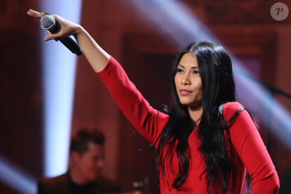 Exclusif - Anggun, lors de l'enregistrement de l'émission Du côté de chez Dave, le 9 décembre 2015 pour une diffusion le 10 janvier sur France 3.