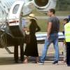 Exclusif - Angelina Jolie prend avec ses enfants Zahara, Shiloh, Pax et Maddox un avion à l'aéroport de Siem Reap, le 11 décembre 2015.