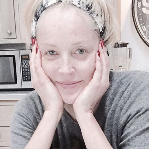 Sharon Stone, 57 ans, pose sans maquillage pour son compte instagram, janvier 2016.