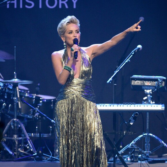 Sharon Stone au gala de l'amfAR à Cannes, le 23 mai 2014. 
