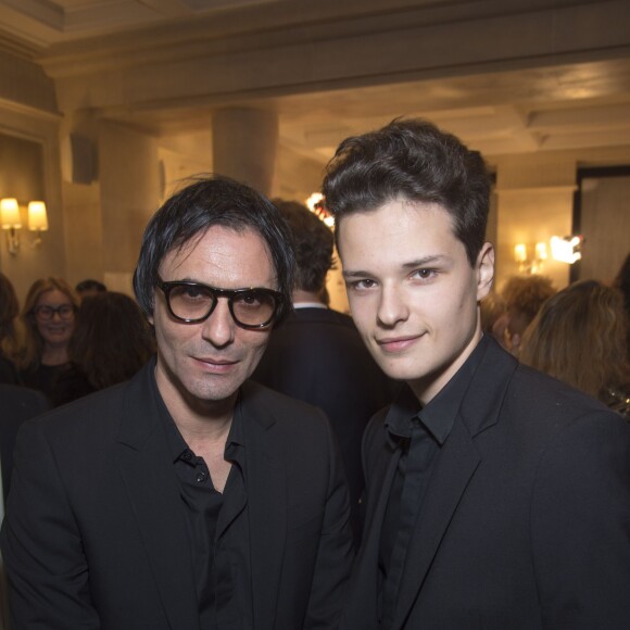 Samuel Benchetrit et son fils Jules Benchetrit (habillé en Zadig & Voltaire et chaussures Louboutin) - Soirée des Révélations César 2016 dans les salons de la maison Chaumet place Vendôme à Paris, le 11 janvier 2016.