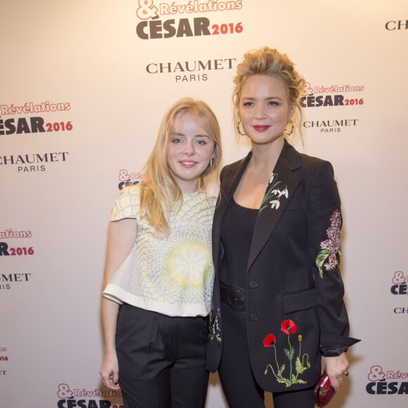 Pauline Serieys et Virginie Efira - Soirée des Révélations César 2016 dans les salons de la maison Chaumet place Vendôme à Paris, le 11 janvier 2016.