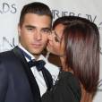 Julia Paredes (Les Anges 7 et Friends Trip 2) et son nouveau compagnon Mehdi Alvès, alias Mister Paris 2015, in love - Soirée des Lauriers TV Awards au Théâtre des Variétés à Paris, le 13 janvier 2016. © Denis Guigneboug/Bestimage