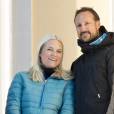 Le prince Haakon et sa femme la princesse Mette-Marit - La famille royale de Norvège participe aux activités de sports d'hiver organisées devant le palais royal lors des festivités pour le 25ème anniversaire de règne du roi Harald de Norvège à Oslo, le 17 janvier 2016.