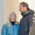Le prince Haakon et sa femme la princesse Mette-Marit - La famille royale de Norvège participe aux activités de sports d'hiver organisées devant le palais royal lors des festivités pour le 25ème anniversaire de règne du roi Harald de Norvège à Oslo, le 17 janvier 2016. 17/01/2016 - Oslo