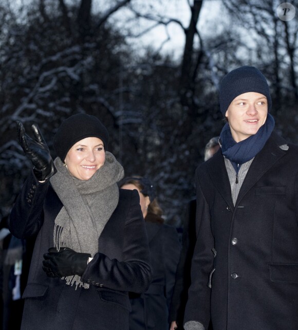 La princesse Mette-Marit de Norvège et son fils Marius Borg - - La famille royale lors des festivités pour le 25ème anniversaire de règne du roi Harald de Norvège. La famille a assisté à une messe en la chapelle du palais royal à Oslo le 17 janvier 2016.17/01/2016 - Oslo