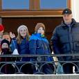 Leah Isadora, la princesse Ingrid Alexandra, Maud Angelica Behn, le roi Harald et Emma Tallulah Behn - La famille royale de Norvège participe aux activités de sports d'hiver organisées devant le palais royal lors des festivités pour le 25ème anniversaire de règne du roi Harald de Norvège à Oslo, le 17 janvier 2016. 17/01/2016 - Oslo
