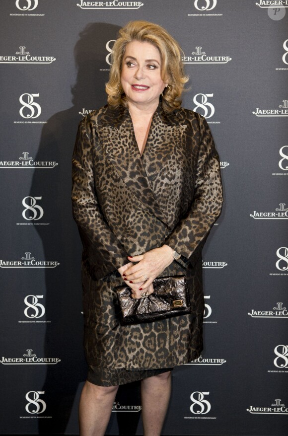 Catherine Deneuve - Photocall du 85ème anniversaire de la montre Jaeger-LeCoultre Reverso à Genève le 18 janvier 2016